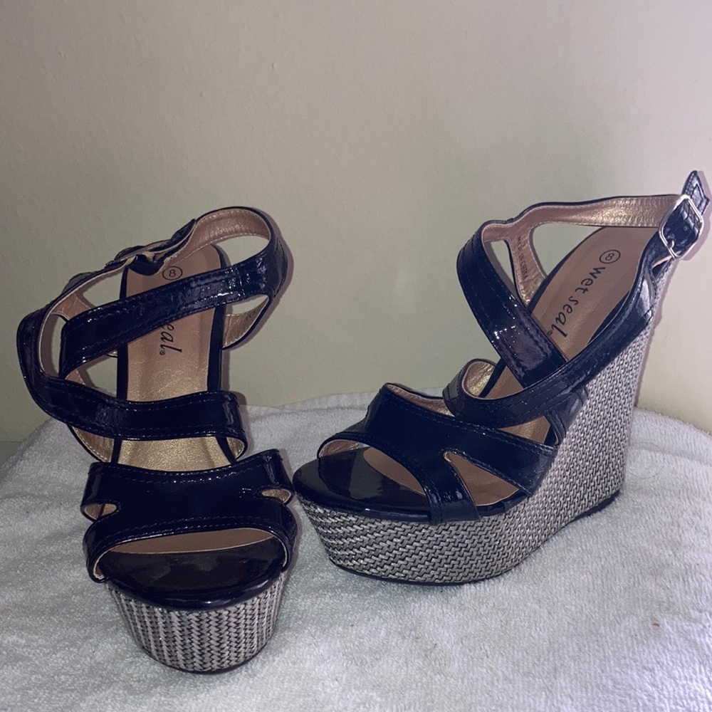 Wet seal black wedges